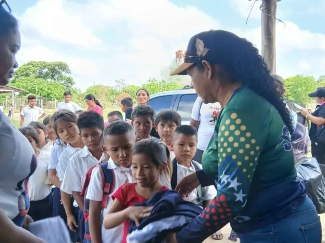 Imagen principal: ¡Dignificando a nuestros estudiantes originarios con el Plan 100% Escolaridad! 